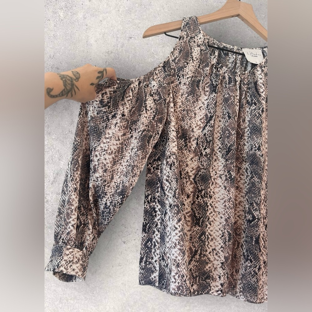 Revolve L’Academie Los Angeles Snakeprint Cold Shoulder Top Size XS - Picture 3 of 13